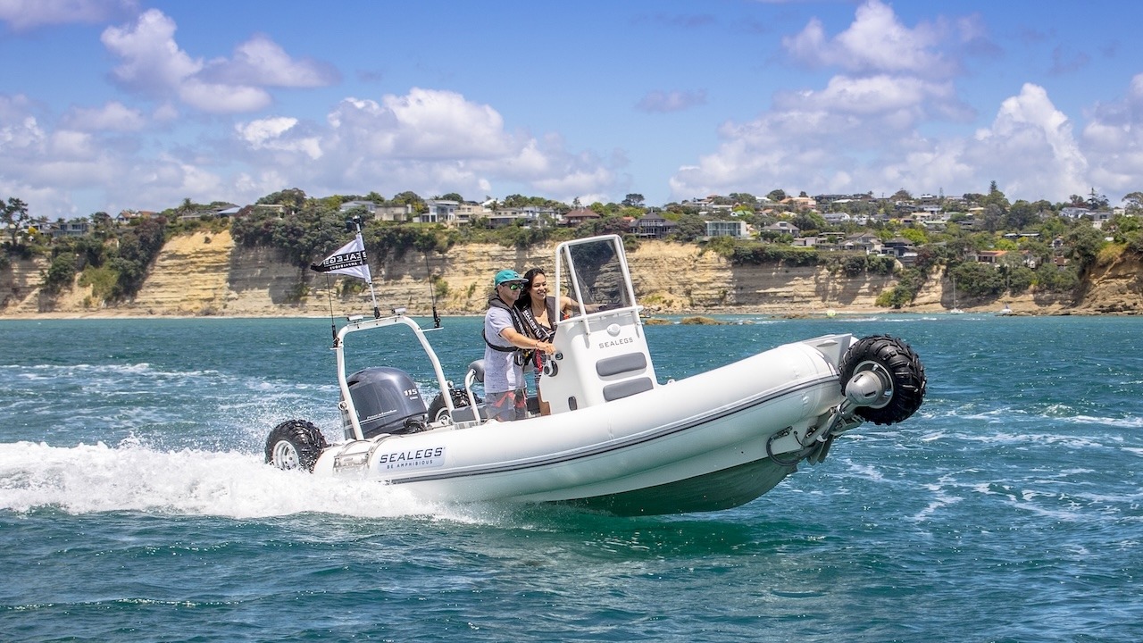 Amphibious Sealegs 6.1m Sport RIB 2