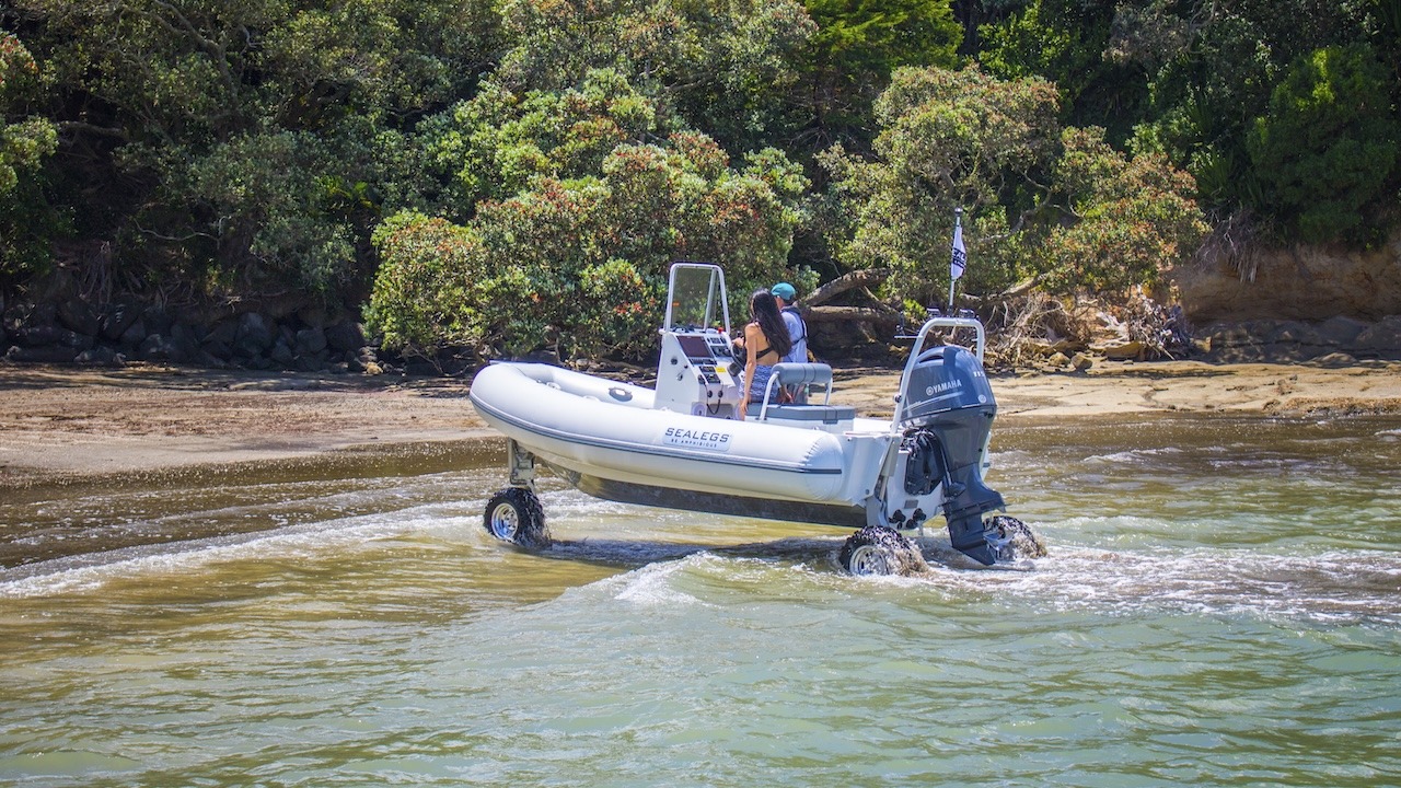 Amphibious Sealegs 6.1m Sport RIB 4
