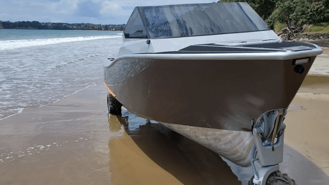 Amphibious Sealegs 6.5m Alloy Cuddy Cabin 5