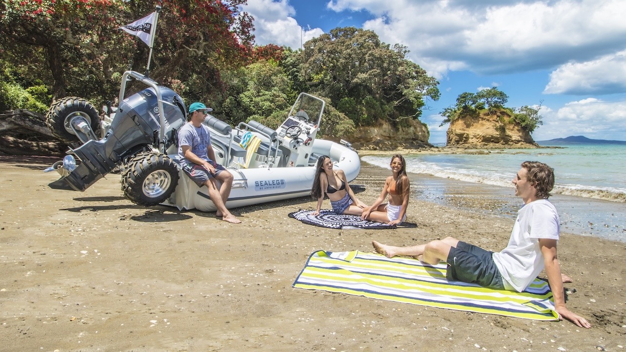 Amphibious Sealegs 7.1m Sport RIB 4
