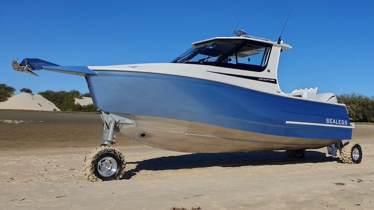 Amphibious Sealegs 8.5m Alloy Cabin 1