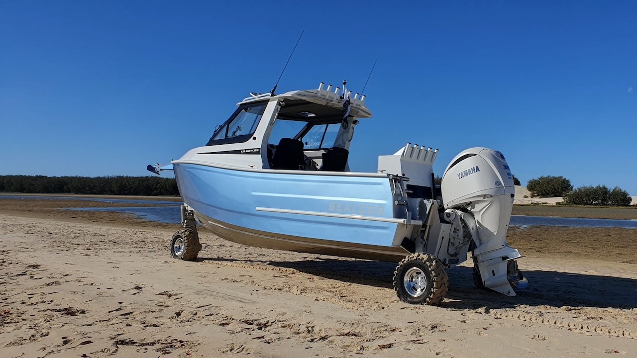 Amphibious Sealegs 8.5m Alloy Cabin 2