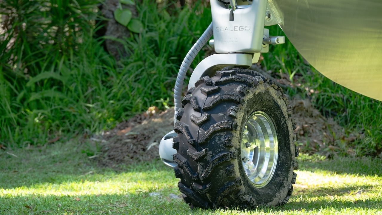 Amphibious Sealegs 8.6m Alloy MAX front wheel